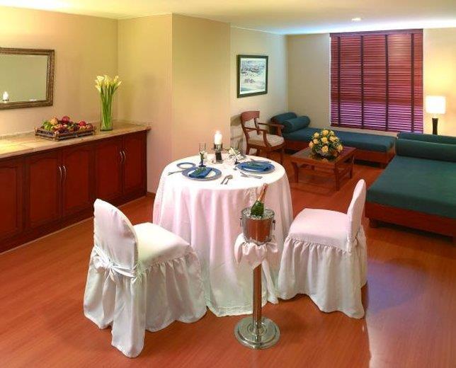 Hotel Estelar Suites Jones Bogotá Quarto foto