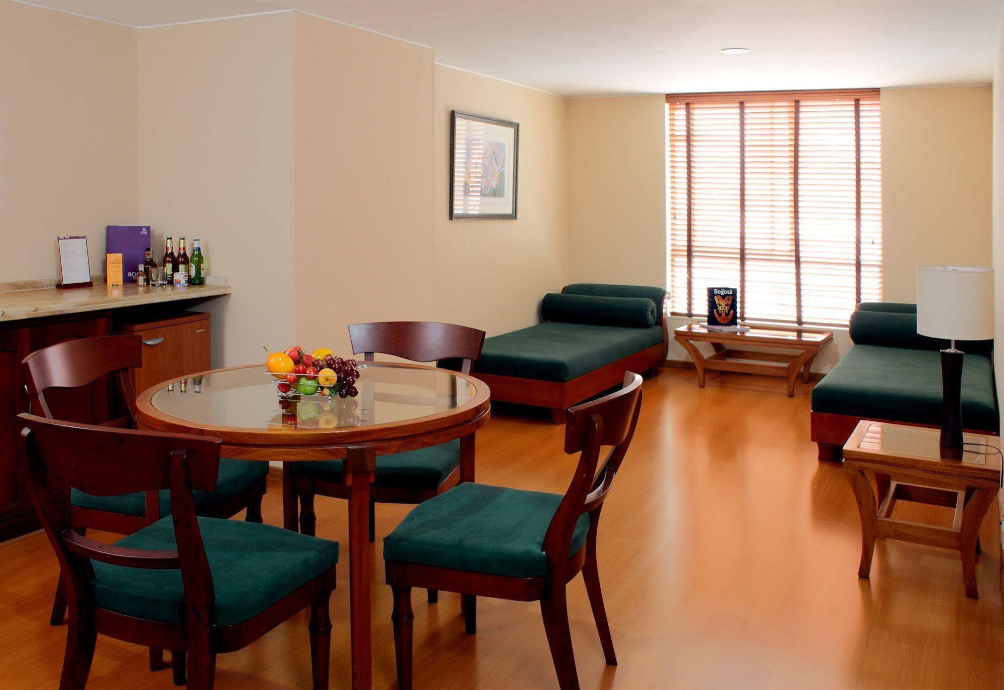 Hotel Estelar Suites Jones Bogotá Quarto foto