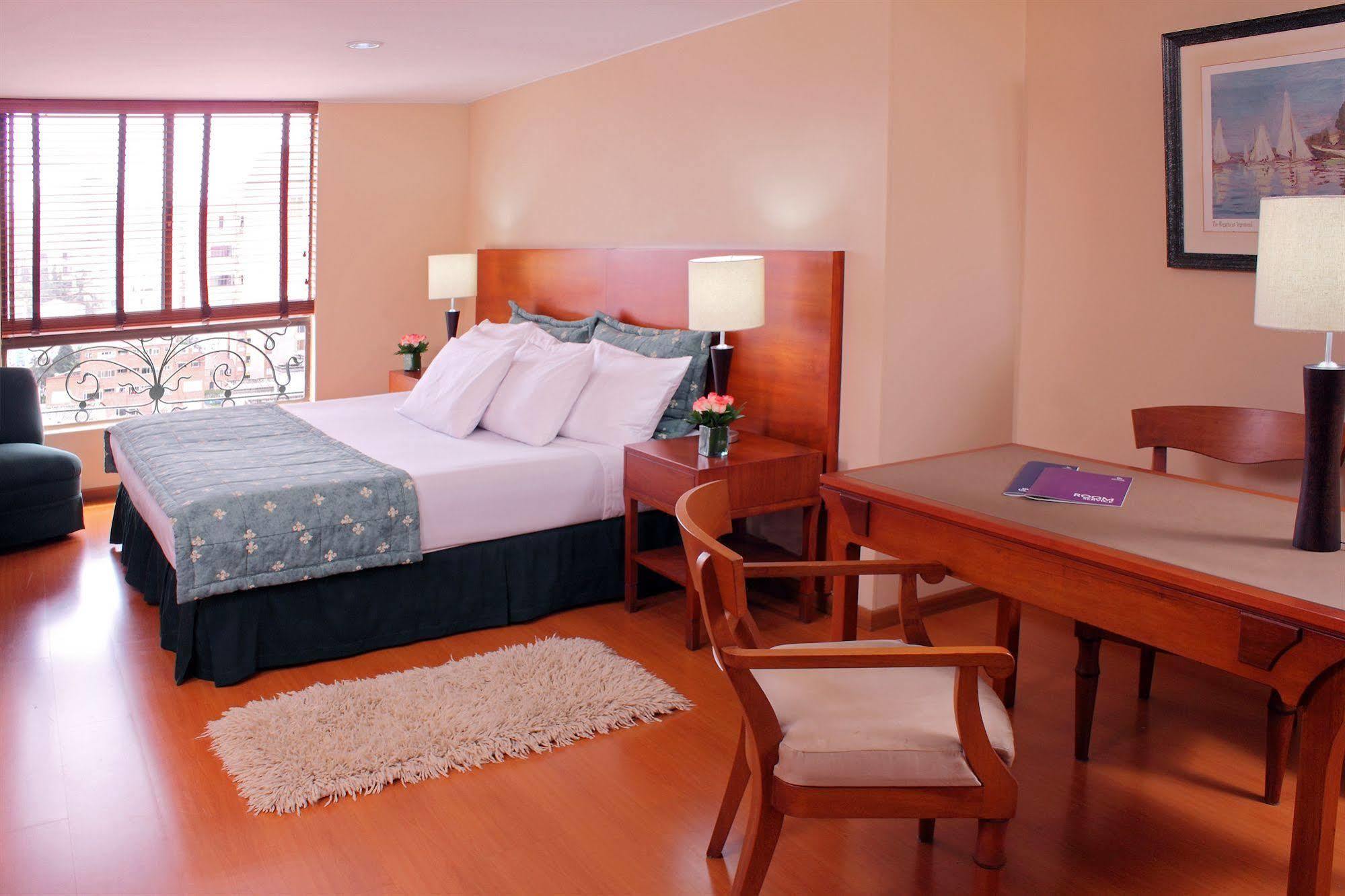 Hotel Estelar Suites Jones Bogotá Quarto foto