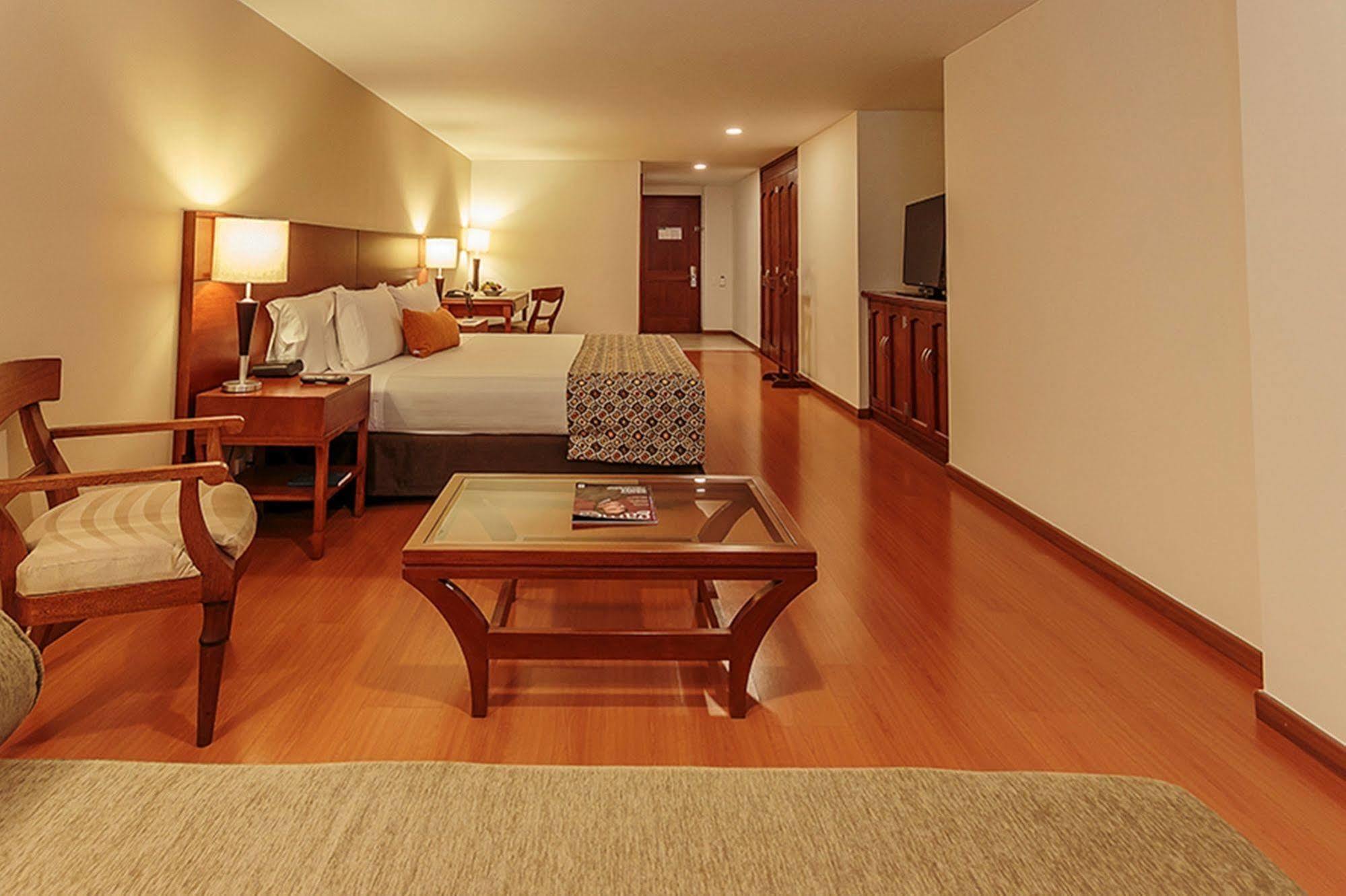 Hotel Estelar Suites Jones Bogotá Exterior foto