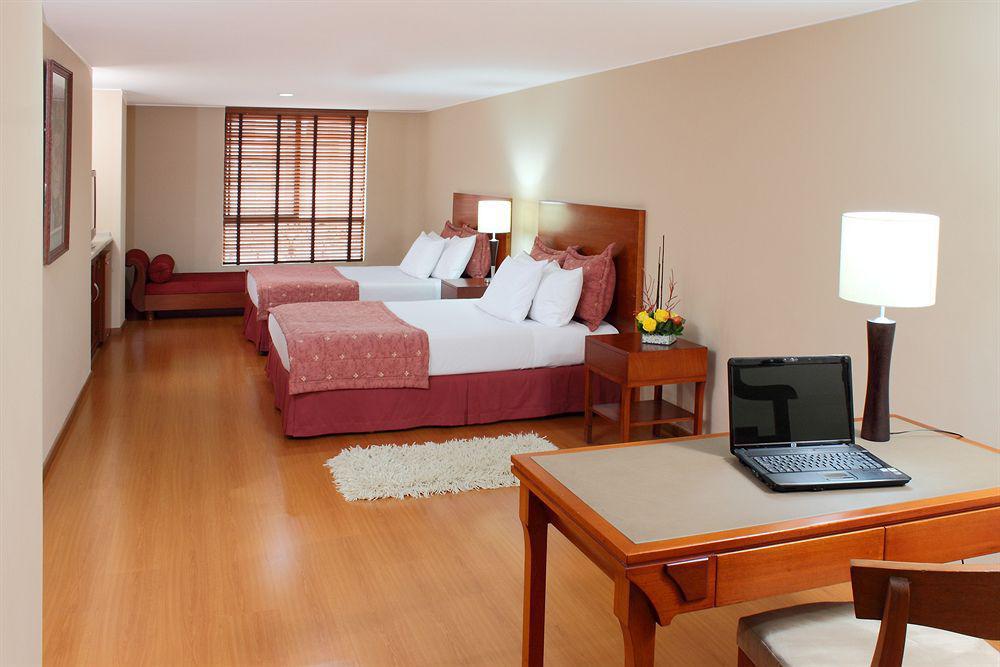 Hotel Estelar Suites Jones Bogotá Quarto foto